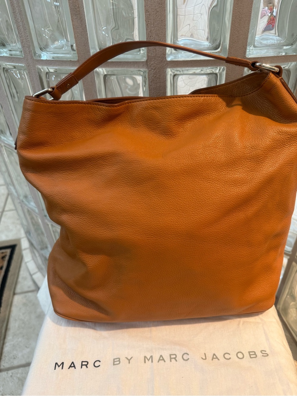 Marc by Marc Jacobs Bianca Leather Hobo Bag in Tan/Cognac Brown Pebble Leather. - Picture 9 of 17
